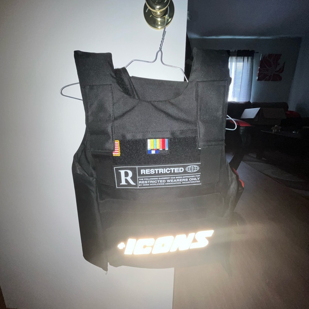 icon vest